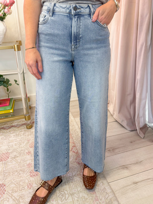 Nori Clean Stretch Wide Crop Leg