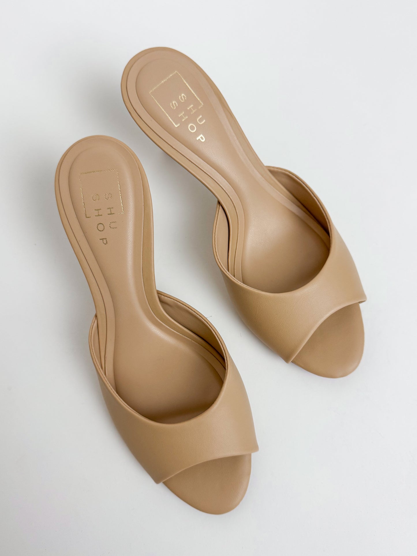 Elaine Heel