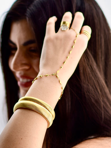 FB A Handfull Hand Chain