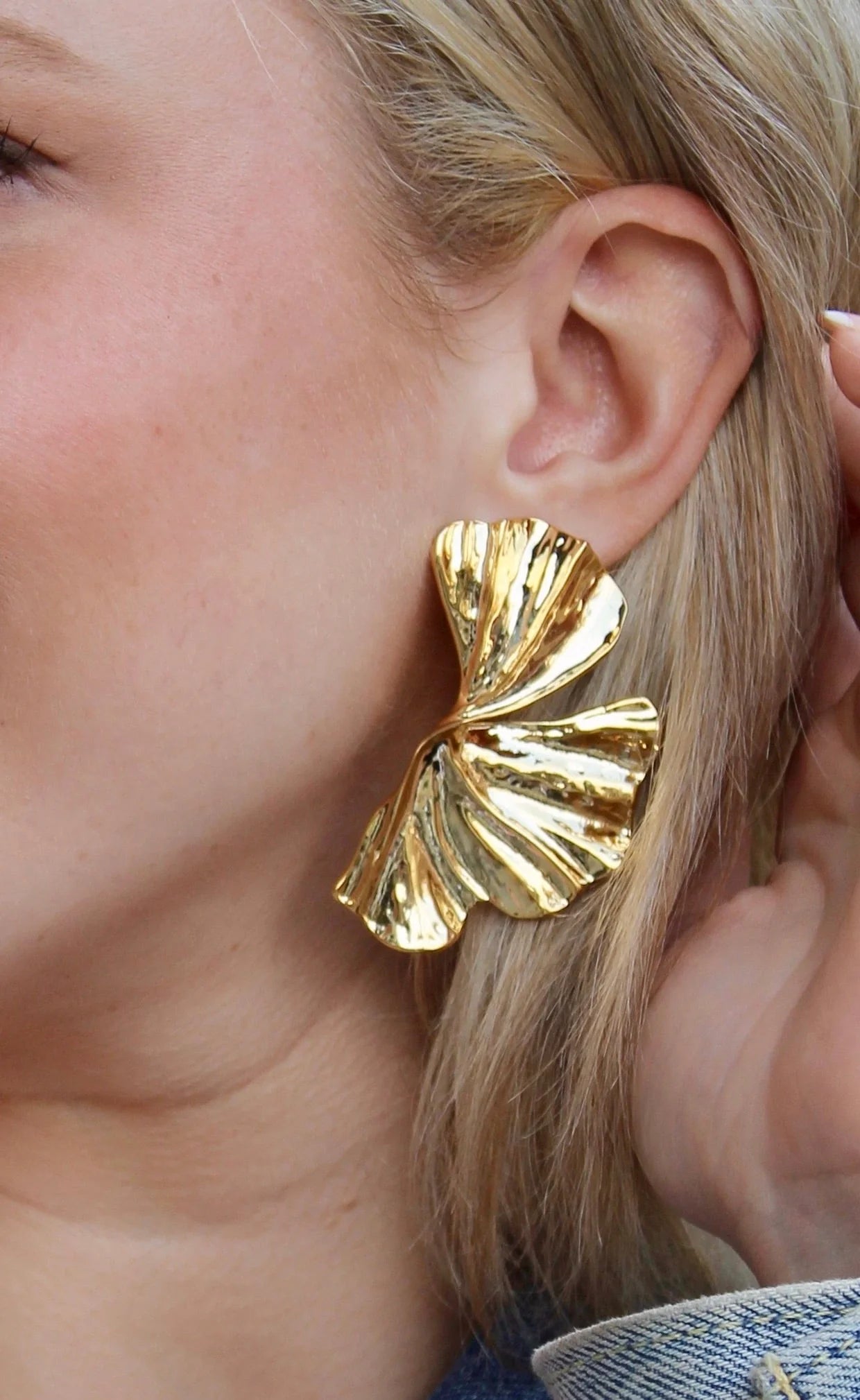 AC Golden Fan Earring