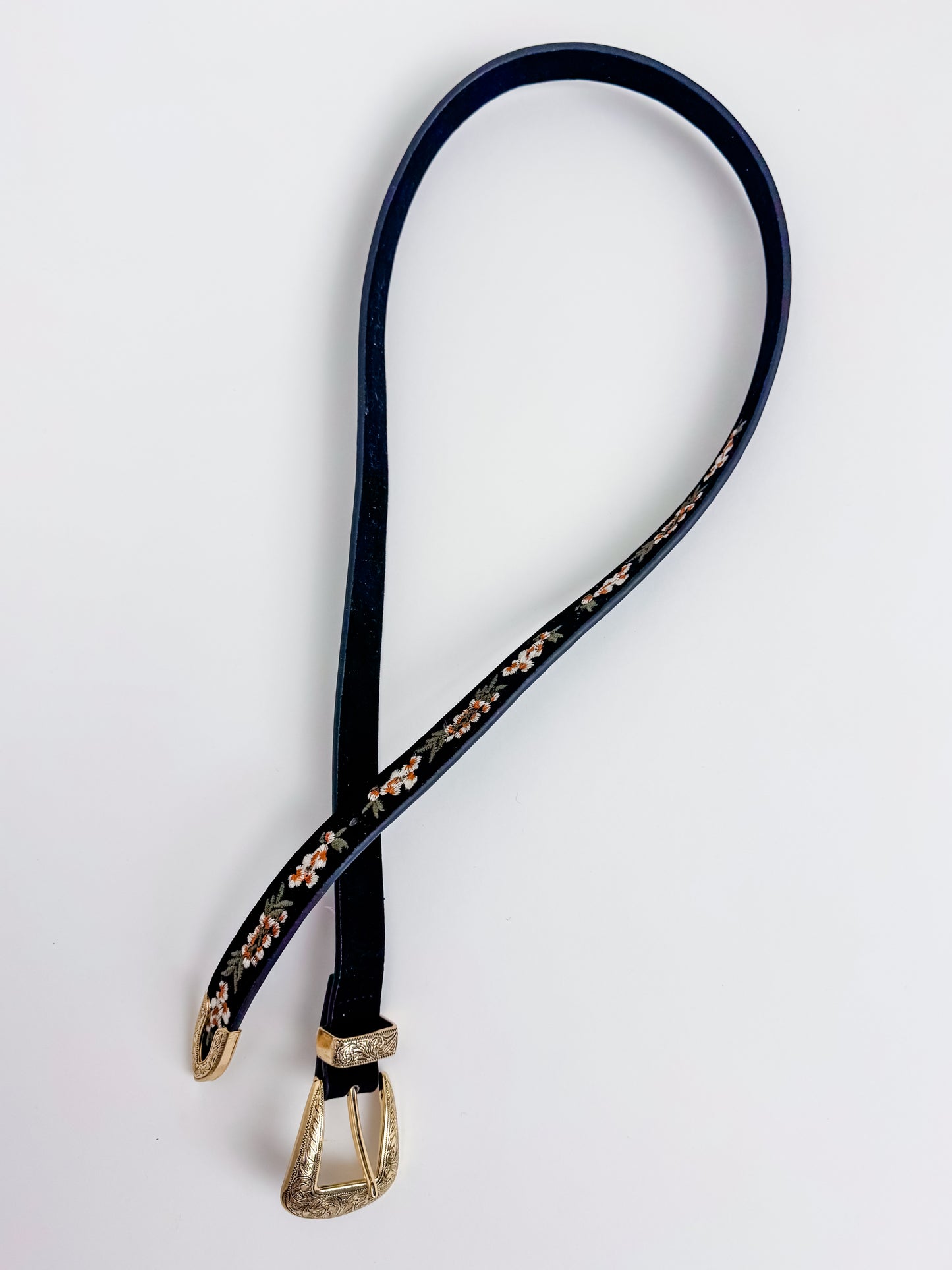 Flower Embroidered Etch Buckle Belt