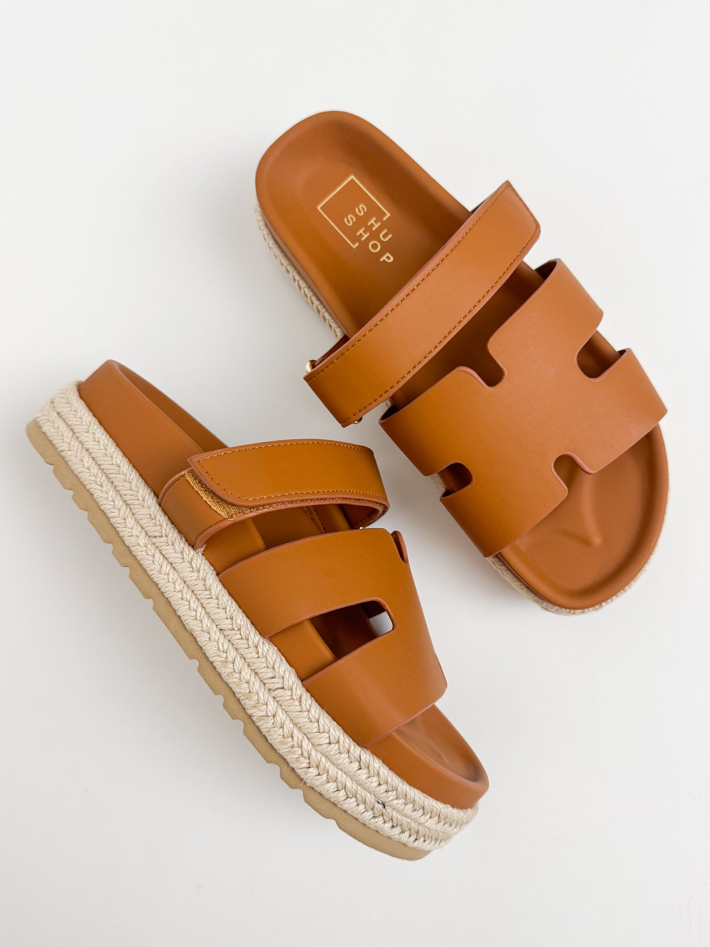 Izzy Sandal