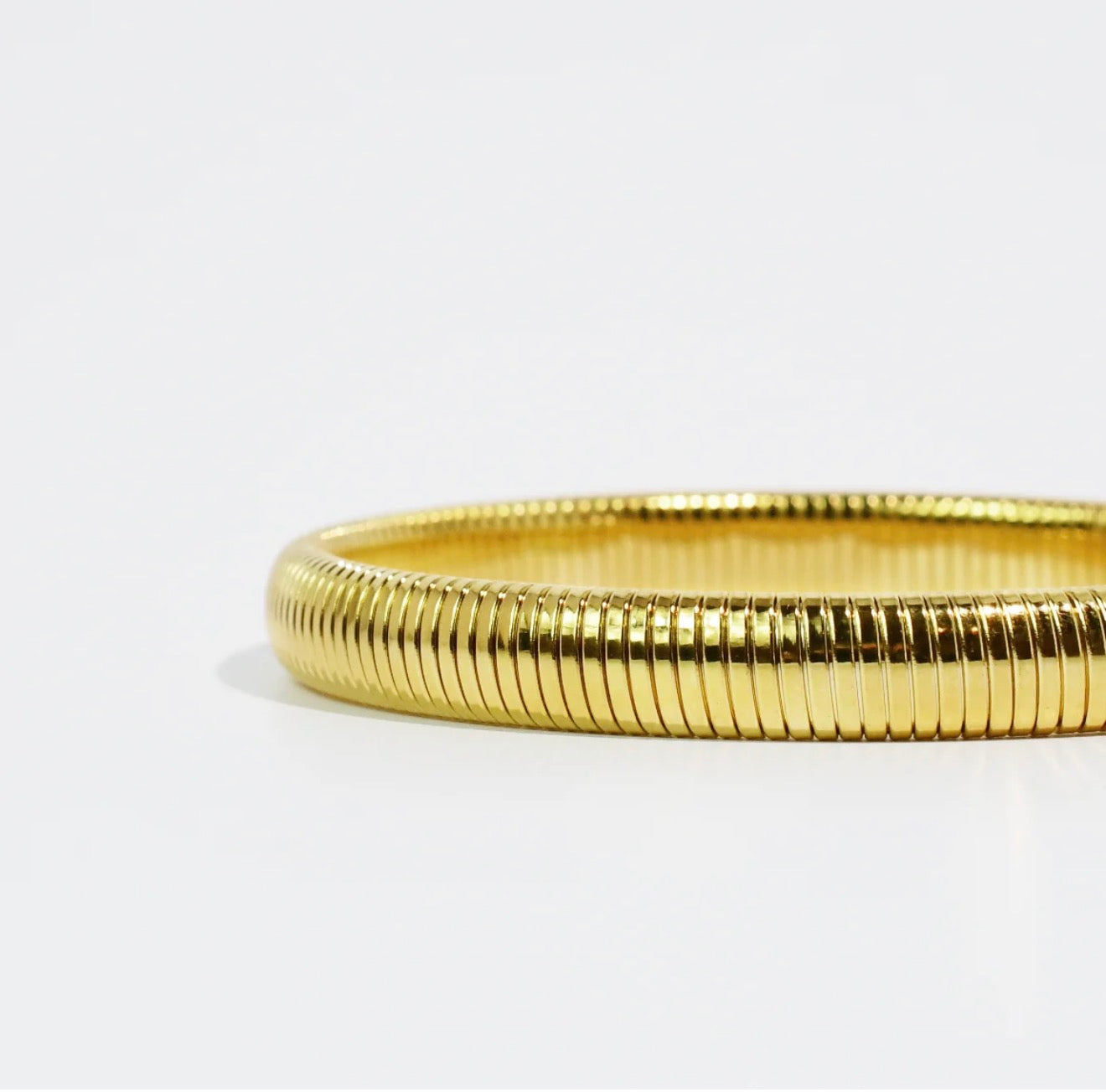 Chic Ribbed Bracelet 8mm