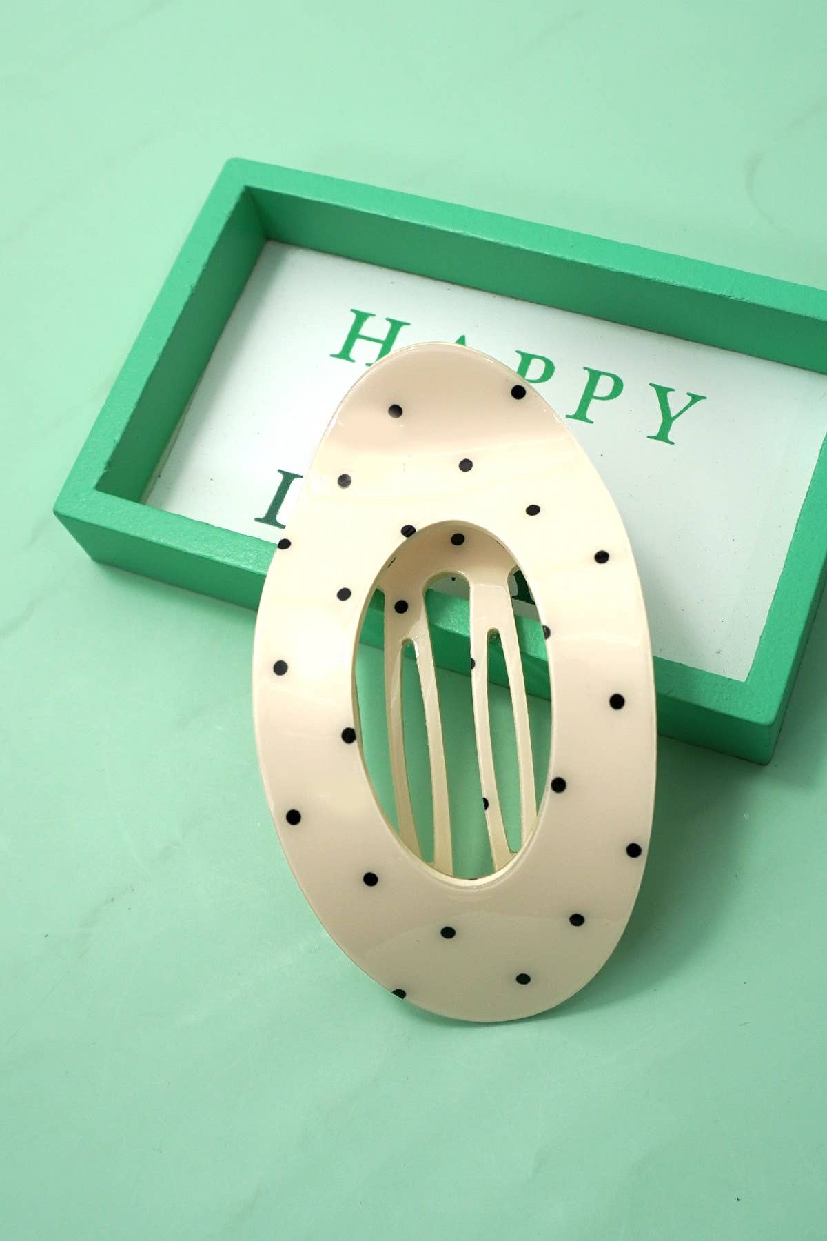 Jumbo Lay Flat Oval Hair Clip