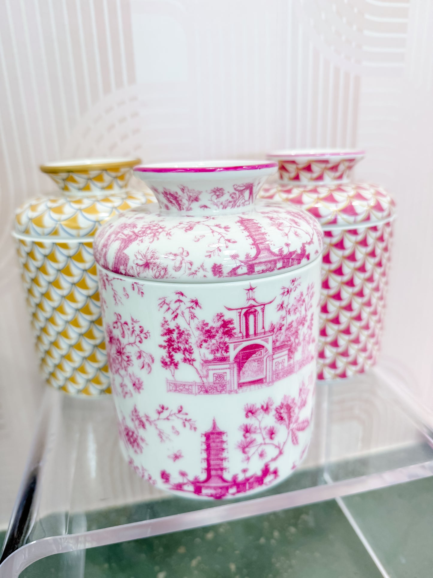 Porcelain Round Tissue Box Pink Fishnet