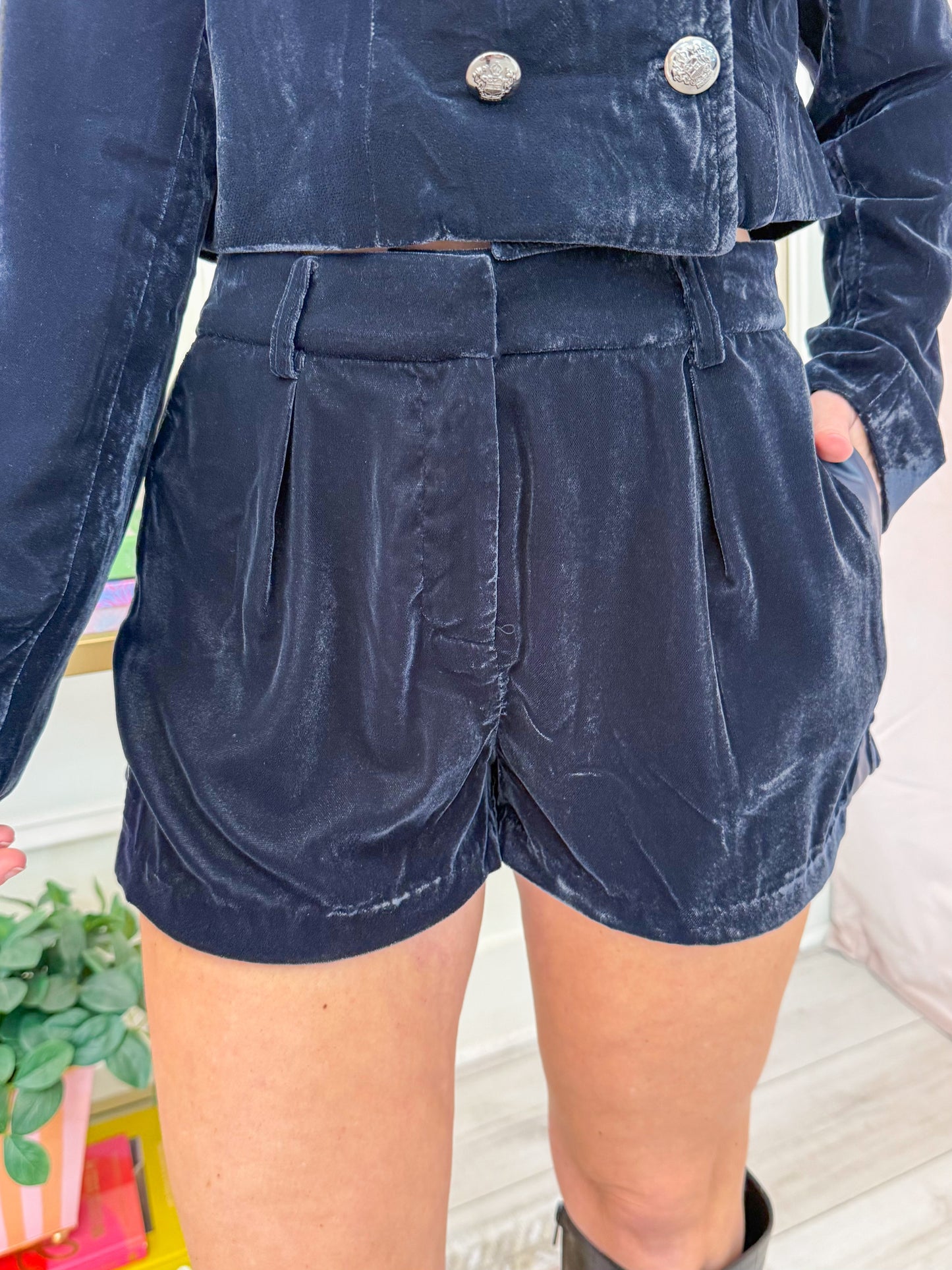 Minnetta Velvet Short