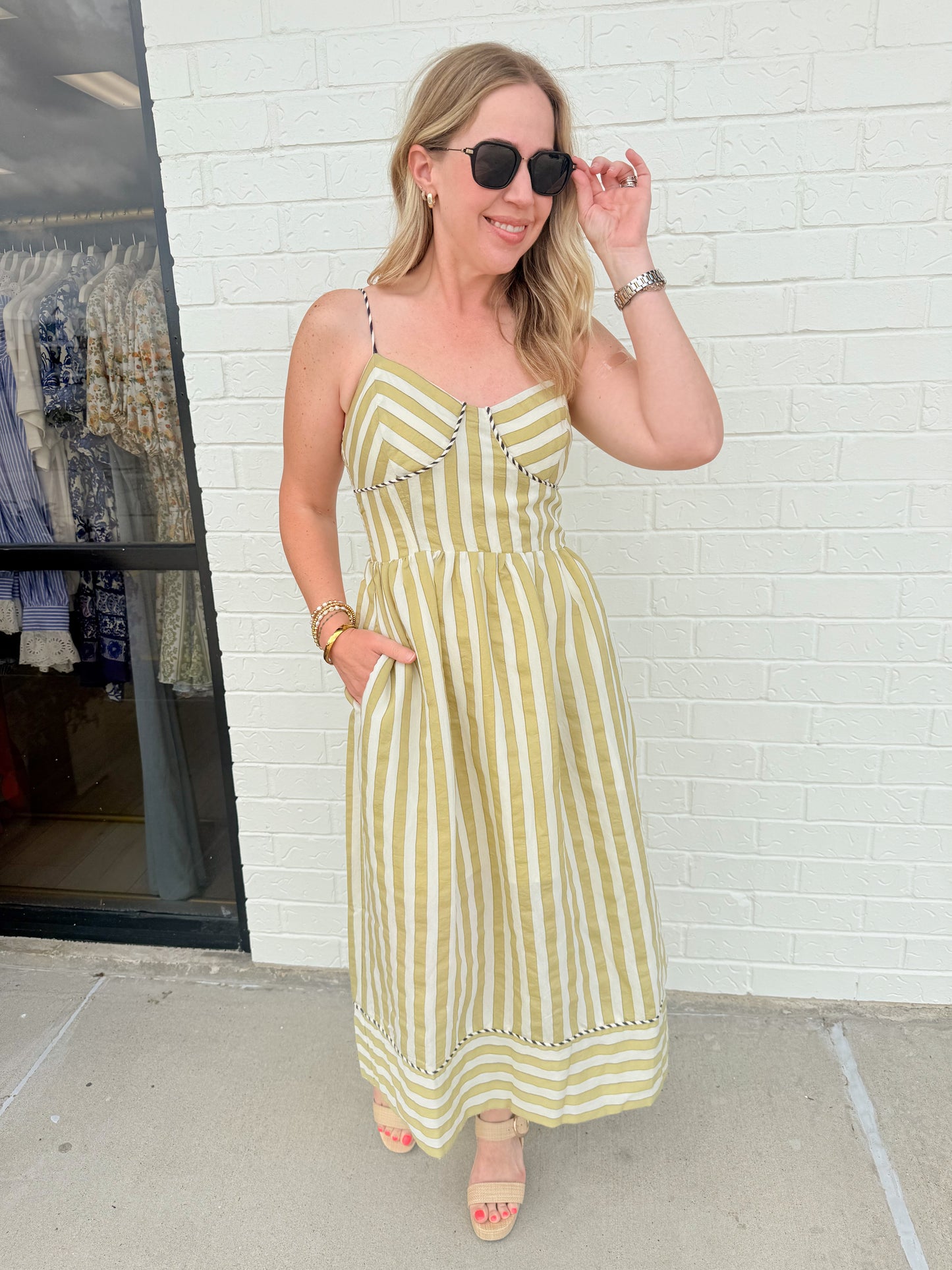 Perle 2 Tone Pipped Sweetheart Neck Midi Dress