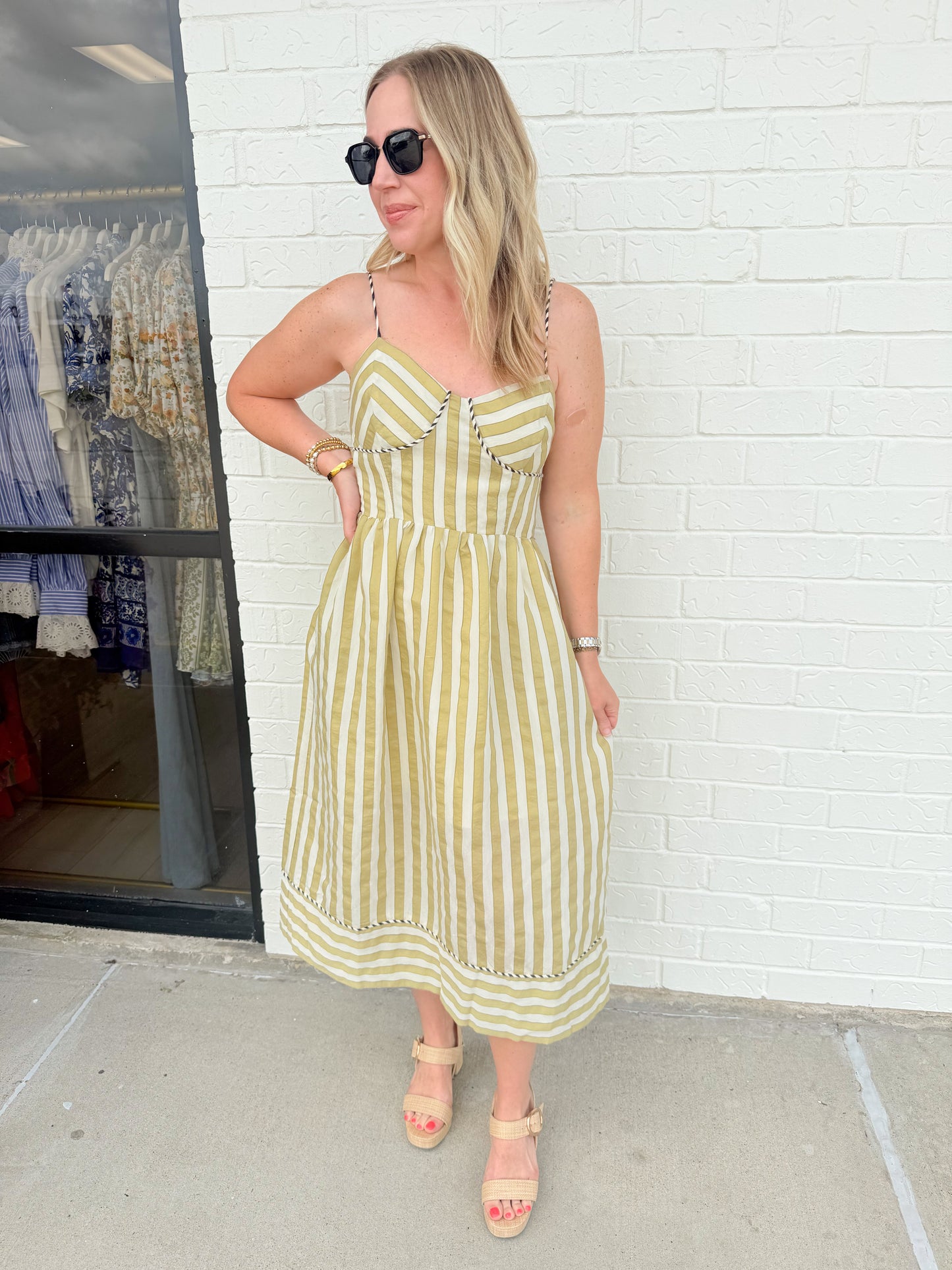 Perle 2 Tone Pipped Sweetheart Neck Midi Dress