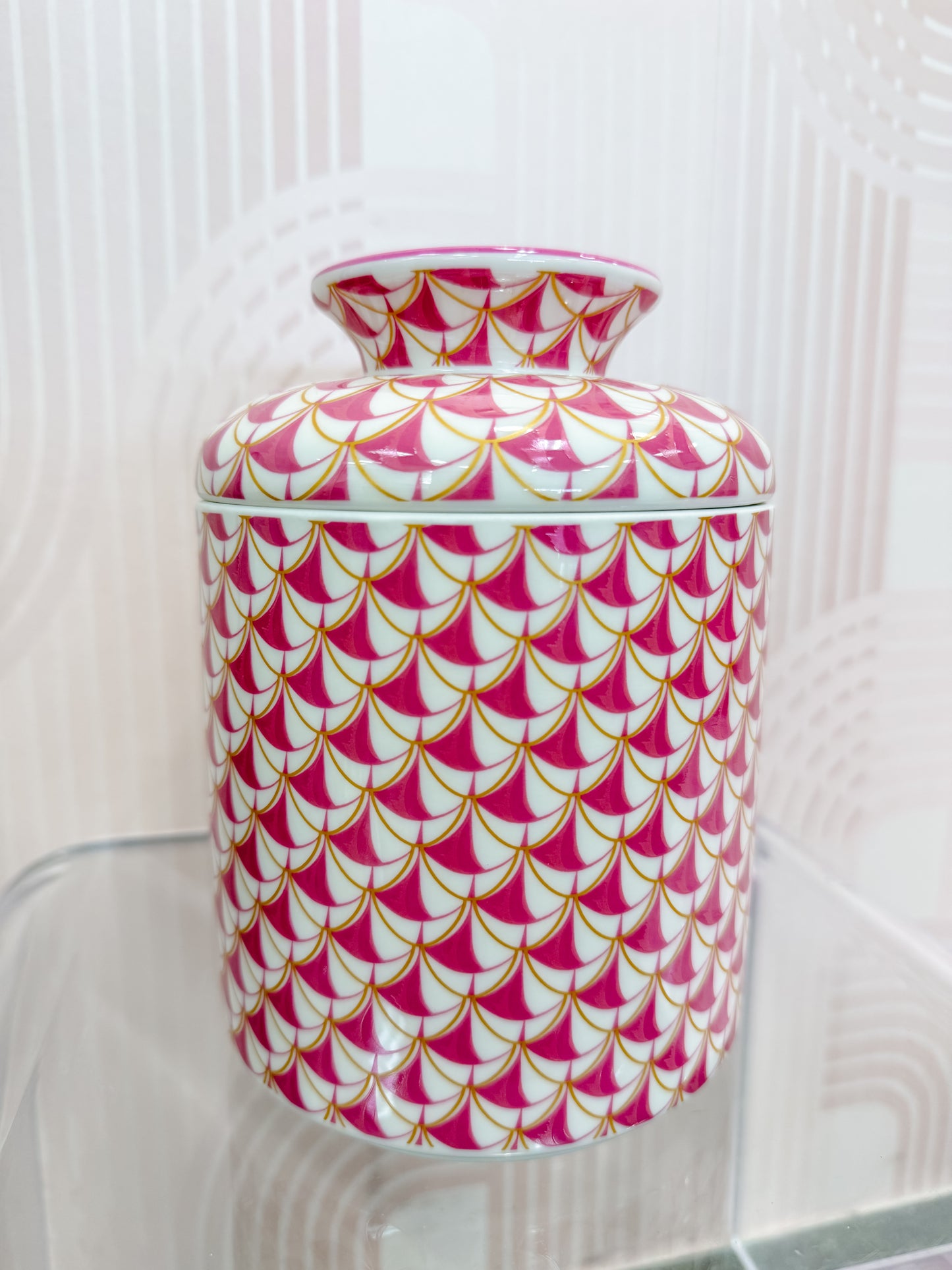 Porcelain Round Tissue Box Pink Fishnet