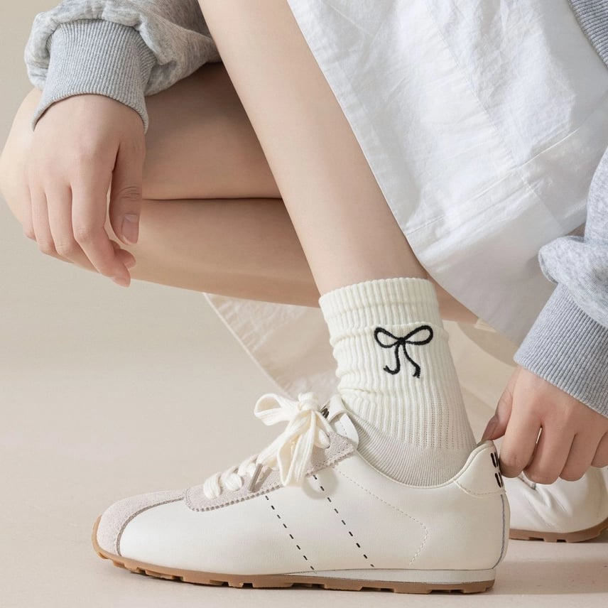 Bow Embroidered Crew Socks
